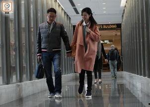 李嘉欣与老公逛街图片,幸福时光定格镜头